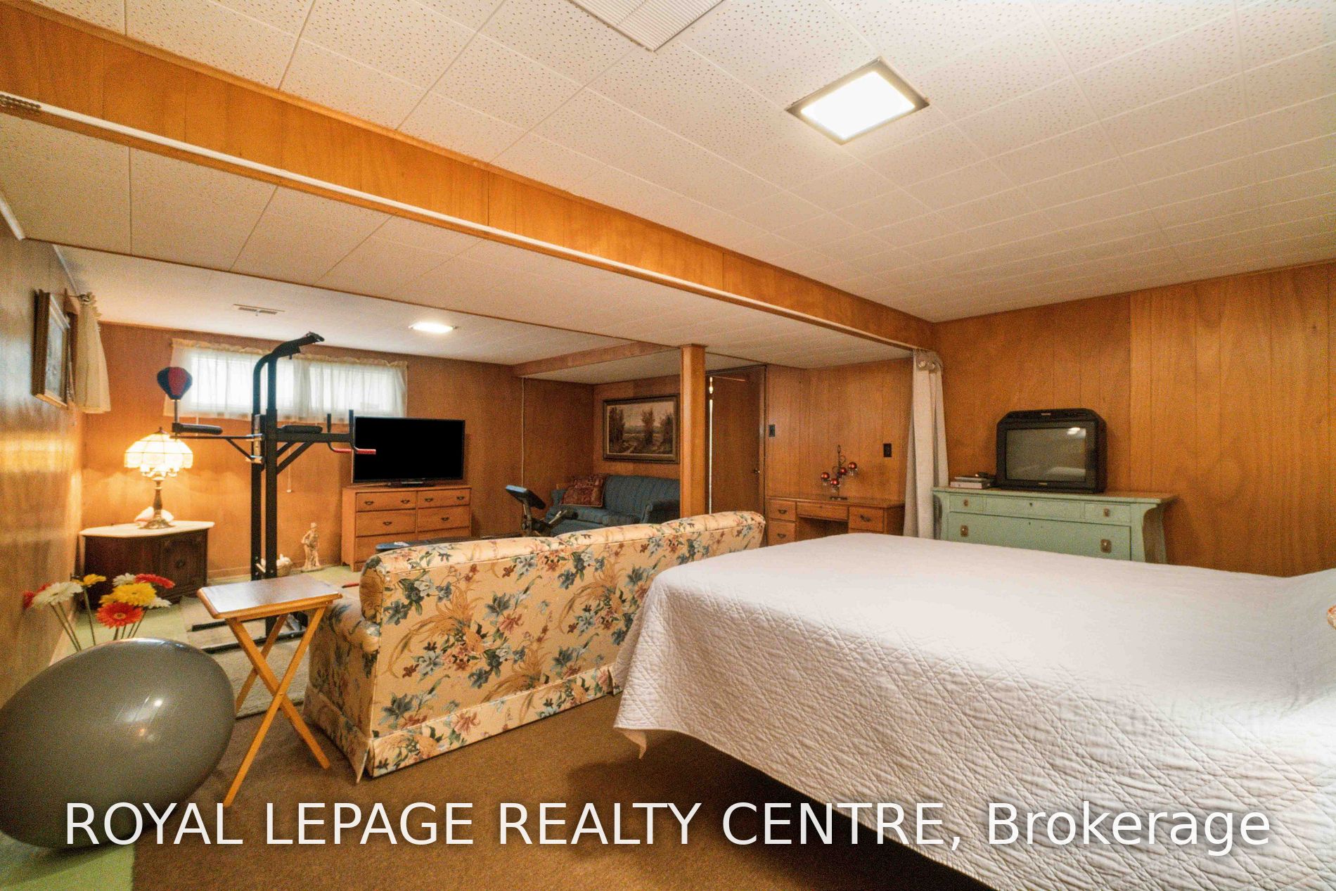 b6c7684d 1124 4c4c 8577 a730a863318a